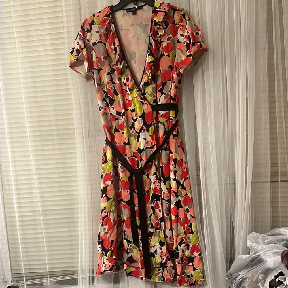Lafayette 148 New York  silk Size 8 Wrap Dress multicolor floral j